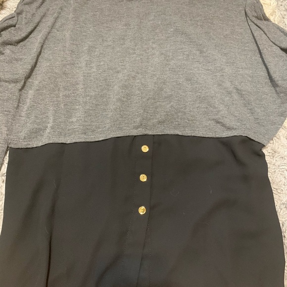Rue 21 Gray and black flowy blouse - Picture 2 of 2
